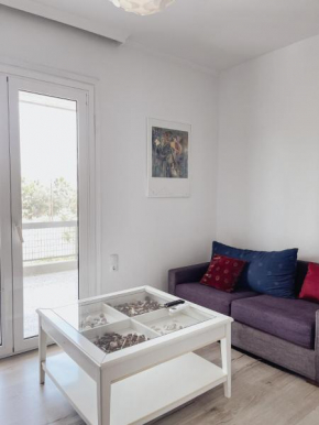 Wait 'n Sea (Central Apartment in Porto Rafti)